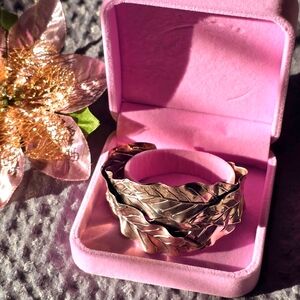 Elegant Sterling  Silver Leaf Bracelet